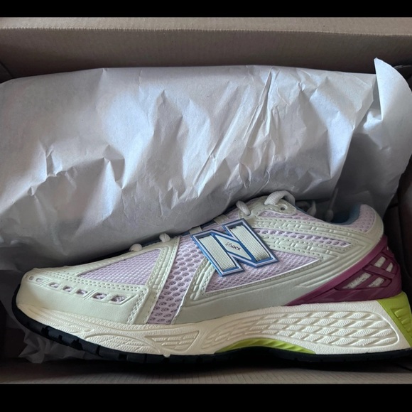 New Balance Men 1906R Size US 9 Dawn Glow with Tamarind and...